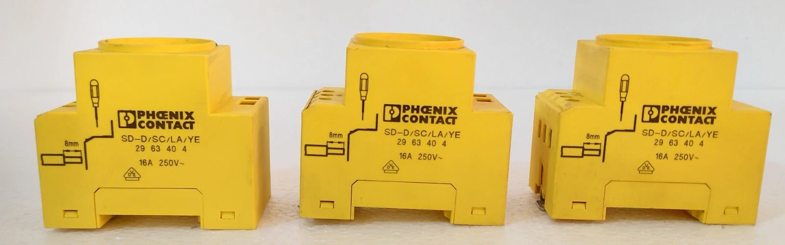 PHOENIX CONTACT SD-D/SC/LA/YE SOCKET LOT OF 03 PCS